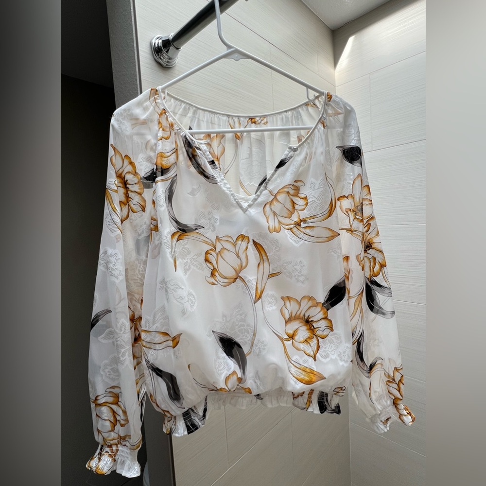 White House Black Market blouse size S